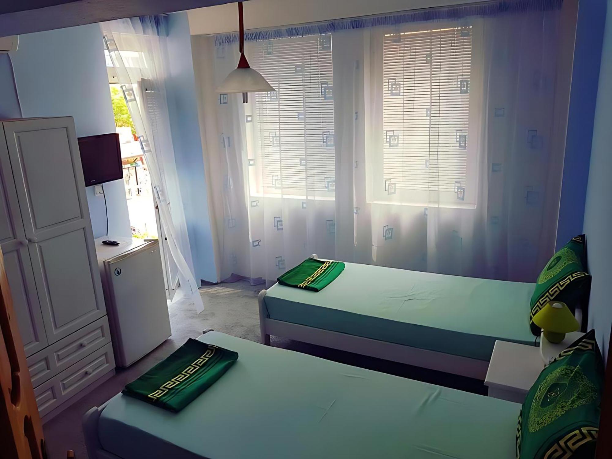 Guesthouse Flora Kiten  Eksteriør bilde